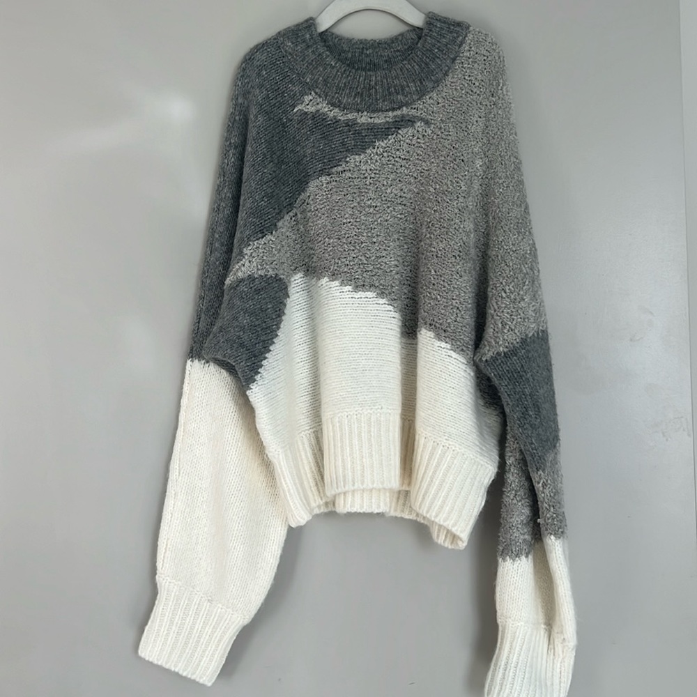 Abercrombie & Fitch Gray White Sweater XS